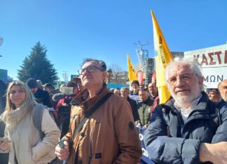 Κουκούτσης από το μπλόκο Πλατυκάμπου: Την Τρίτη αποφασίζουμε πανελλαδικό μπλακάουτ στις εθνικές οδούς
