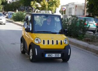 Είναι ελληνικό και σώζει την τσέπη σου: «Καίει» μόλις 1 ευρώ ανά 100 χλμ και παρκάρει σε θέση κάδου