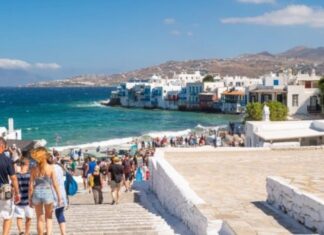 Περισσότεροι από 32 εκατ. τουρίστες επισκέφτηκαν την Ελλάδα το 2023 – Αύξηση κατά 15,7% στις εισπράξεις