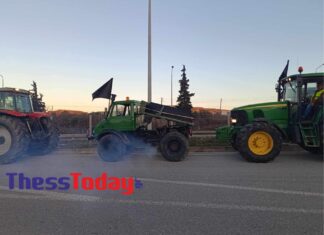 Με τρακτέρ και φέρετρα προς την Agrotica οι αγρότες – Ξεκίνησε η «επέλαση» – ΦΩΤΟ