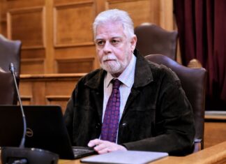 Τέμπη: Μέσα σε πέντε λεπτά παραβιάστηκαν εννέα βασικοί κανόνες, λέει ο διευθύνων σύμβουλος του ΟΣΕ