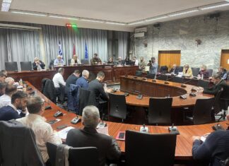 Δημοτικό Συμβούλιο: Παρουσίασαν το έργο τους οι αντιδήμαρχοι Λαρισαίων – Αντιπαράθεση για την καθαριότητα (ΦΩΤΟ)