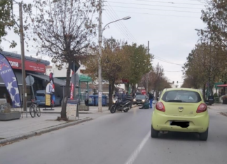 Λάρισα: Τροχαίο στη Φαρσάλων – Στο οδόστρωμα δικυκλιστής (ΦΩΤΟ)