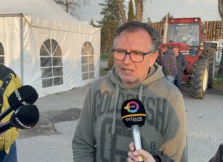 ΛΑΡΙΣΑ: Η ώρα των αποφάσεων για τους αγρότες – Εν αναμονή των συναδέλφων τους από την Αθήνα (ΒΙΝΤΕΟ-ΦΩΤΟ)