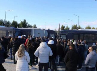 ΟΙ ΑΓΡΟΤΕΣ ΑΠΑΙΤΟΥΝ ΛΥΣΕΙΣ ΚΑΙ ΟΧΙ ΚΑΘΡΕΦΤΑΚΙΑ…