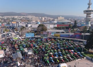Ό,τι δώσαμε, δώσαμε λέει η κυβέρνηση στους αγρότες που κλιμακώνουν τις κινητοποιήσεις καταγγέλλοντας εμπαιγμό