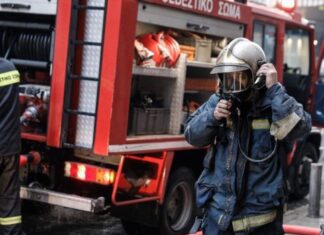 Στις φλόγες τυλίχθηκαν τρία αυτοκίνητα στα Πατήσια – Τι δείχνουν τα πρώτα στοιχεία