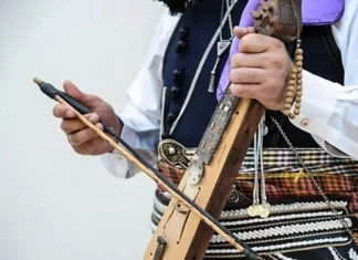 Κόβουν πίτα και γλεντούν οι Πόντιοι στη Λάρισα