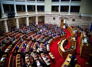 Νομοσχέδιο για ομόφυλα ζευγάρια: 107 «ναι» από τη ΝΔ, 20 «όχι» και 31 αποχές