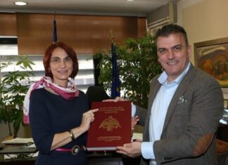 Στον Θανάση Μαμάκο η πρόξενος της Ρουμανίας