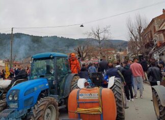 Λάρισα: Συλλαλητήριο αγροτών στην Αγιά – Ζητούν να αντιμετωπιστούν όπως οι συνάδελφοί τους από Πήλιο και Μαγνησία (ΦΩΤΟ – ΒΙΝΤΕΟ))
