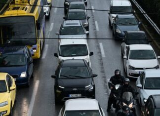 Στο «κόκκινο» ο Κηφισός: Όπου φύγει – φύγει οι Αθηναίοι για το τριήμερο της 25ης Μαρτίου