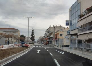 Λάρισα: Ανακατασκευάζονται τα πεζοδρόμια στην Ηρώων Πολυτεχνείου – Σε ισχύ κυκλοφοριακές ρυθμίσεις τη Δευτέρα