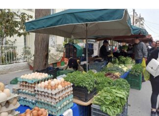 Η ακρίβεια “χτύπησε” τις λαικές στην Λάρισα – Κίνηση μεν αλλά…