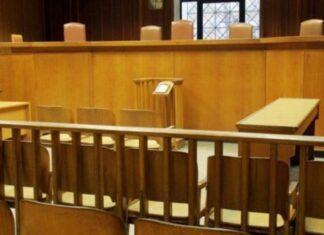 Άρτα: Ιερέας επιτέθηκε και τραυμάτισε την πρώην σύζυγό του κατά τη δίκη για την επιμέλεια των παιδιών