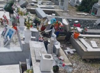 Ηλεία: Εικόνες καταστροφής στο κοιμητήριο της Γαστούνης – Ανεμοστρόβιλος «σάρωσε» τα πάντα
