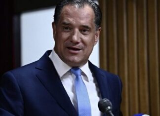 Άδωνις Γεωργιάδης: Kαταπληκτική συμμετοχή του προσωπικού στο Πανεπιστημιακό Νοσοκομείο Λάρισας για τα απογευματινά χειρουργεία
