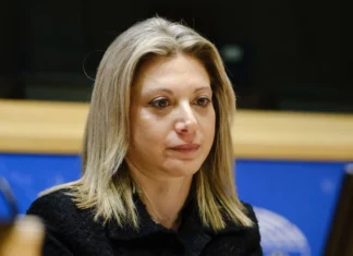 Η Μαρία Καρυστιανού για την παρέλαση της 28ης Οκτωβρίου στον Άγνωστο Στρατιώτη: Το μνημείο είναι ζωντανή υπενθύμιση θυσίας και ευθύνης