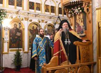 «Πυρά» Ιερώνυμου κατά βουλευτή που ψήφισε το νομοσχέδιο των ομόφυλων ζευγαριών κι εμφανίστηκε στην εκκλησία: «Μας εμπαίζουν…» (ΒΙΝΤΕΟ)