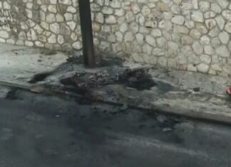 Νέα Φιλαδέλφεια: Αυτοκίνητο έπεσε σε κολώνα και τυλίχθηκε στις φλόγες – Σοβαρά ο οδηγός