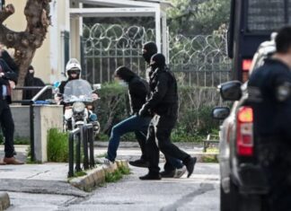 Τρομοκρατία: Στην Ευελπίδων για να απολογηθούν οι 10 συλληφθέντες της «Σύμπραξης Εκδίκησης»