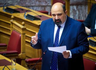 Εφαρμόσαμε τα… πρωτόκολλα απαντά για το μπάζωμα στα Τέμπη ο Τριαντόπουλος