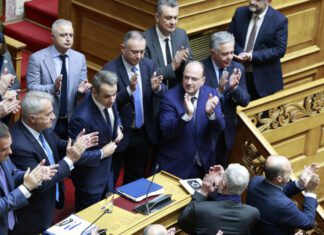 Βουλή: Καταψηφίστηκε η πρόταση δυσπιστίας για τα Τέμπη από 159 βουλευτές