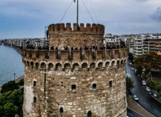 Θεσσαλονίκη: Ταυτοποιήθηκε το άτομο που έπεσε στο κενό από τον Λευκό Πύργο