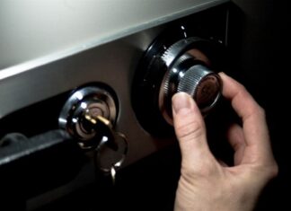 Πως “σήκωσαν” χρηματοκιβώτιο από κατάστημα στη Λάρισα