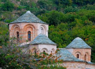 Μεγάλη Εβδομάδα στην Ιερά Μονή Αγίου Παντελεήμονος Αγιάς