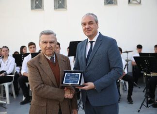 Δήμος Ελασσόνας: Τιμητικές βραβεύσεις Γιάννου Γραμματίδη και μελών της Φιλαρμονικής Ορχήστρας