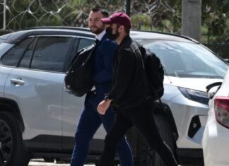Κωνσταντίνος Φλώρος: Μου είπε «γ… τη μανούλα σου» – Ολα όσα ανέφερε στην απολογία του ο βουλευτής