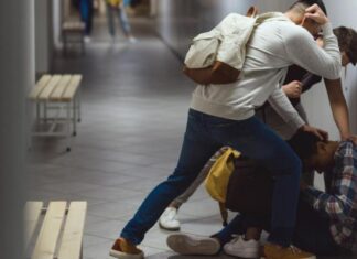 Λάρισα: Μαθητής γρονθοκοπήθηκε στο σχολείο – Ήταν η τρίτη φορά που «έφαγε» ξύλο