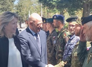 Πιο στενές οι αμυντικές σχέσεις Ελλάδας – Ολλανδίας μετά τη συνάντηση των υπουργών Άμυνας στη Λάρισα
