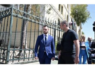 Ελεύθερος ο βουλευτής Κωνσταντίνος Φλώρος – Τι όρο επέβαλαν ανακρίτρια και εισαγγελέας;