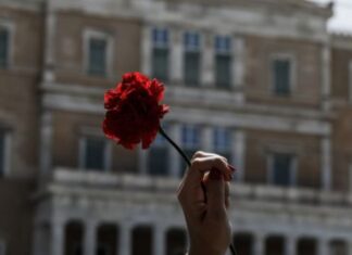 ΓΣΕΕ: Απεργιακή Πρωτομαγιά την Μεγάλη Τετάρτη – Όχι περιφερόμενη και μεταφερόμενη αργία