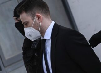 Μπάμπης Αναγνωστόπουλος: Πώς αντέδρασε όταν έμαθε ότι η Λυδία πήρε το επίθετο της Καρολάιν