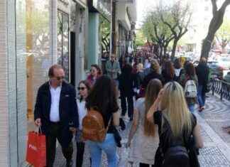 Πάσχα: Πώς θα λειτουργήσουν τα καταστήματα τη Μεγάλη Εβδομάδα