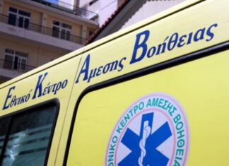 Λάρισα: Εκσφενδονίστηκε η μοτοσικλέτα του στα κιγκλιδώματα – Στο νοσοκομείο τραυματίας