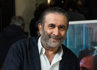 Λάκης Λαζόπουλος: Στην Ελλάδα, οι άνδρες αγαπάνε τις μανάδες τους, αλλά χτυπάνε τις γυναίκες τους