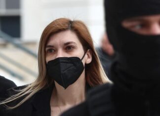 «Πιστεύω ότι το έχει κάνει…» – Η μητέρα του Μάνου Δασκαλάκη μιλά για την Ρούλα Πισπιρίγκου