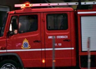 Λάρισα: Πυροσβεστικό συγκρούστηκε με ΙΧ αυτοκίνητο