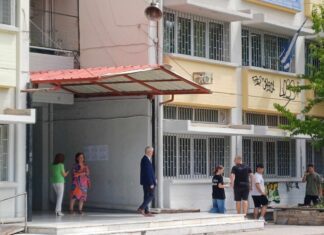 Ομαλά η πρεμιέρα στη Γλώσσα για τους 2415 υποψήφιους των ΓΕΛ στη Λάρισα (ΦΩΤΟ)