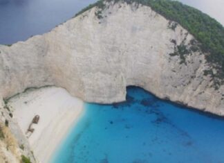 Ζάκυνθος: Κλειστή και φέτος η παραλία Ναυάγιο