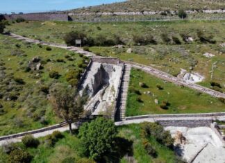 Θεσσαλονίκη: Ηλικιωμένος έπεσε σε ρέμα – Δεν μπορούσε να βγει, επενέβη η πυροσβεστική
