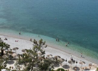 Καιρός: Σταδιακή υποχώρηση της σκόνης και ζέστη – Πού θα έχει βροχές και καταιγίδες