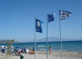 Tρεις παραλίες βραβεύτηκαν με γαλάζια σημαία στο νομό Λάρισας