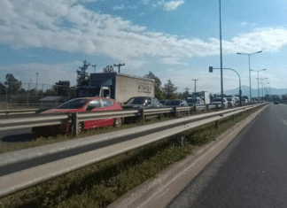 ΚΥΚΛΟΦΟΡΙΑΚΟ ΧΑΟΣ ΣΤΟΝ ΚΟΜΒΟ ΤΟΥ ΑΛΚΑΖΑΡ ΣΤΗ ΛΑΡΙΣΑ