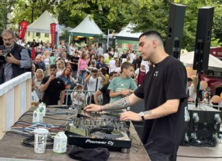 Ποιος είναι ο DJ Liva K !!! Είναι από τους πιο ταλαντούχους djs της γενιάς του