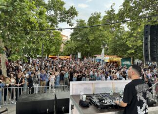 Έκανε χαμό ο Liva K στην Κεντρική πλατεία (ΦΩΤΟ – ΒΙΝΤΕΟ)